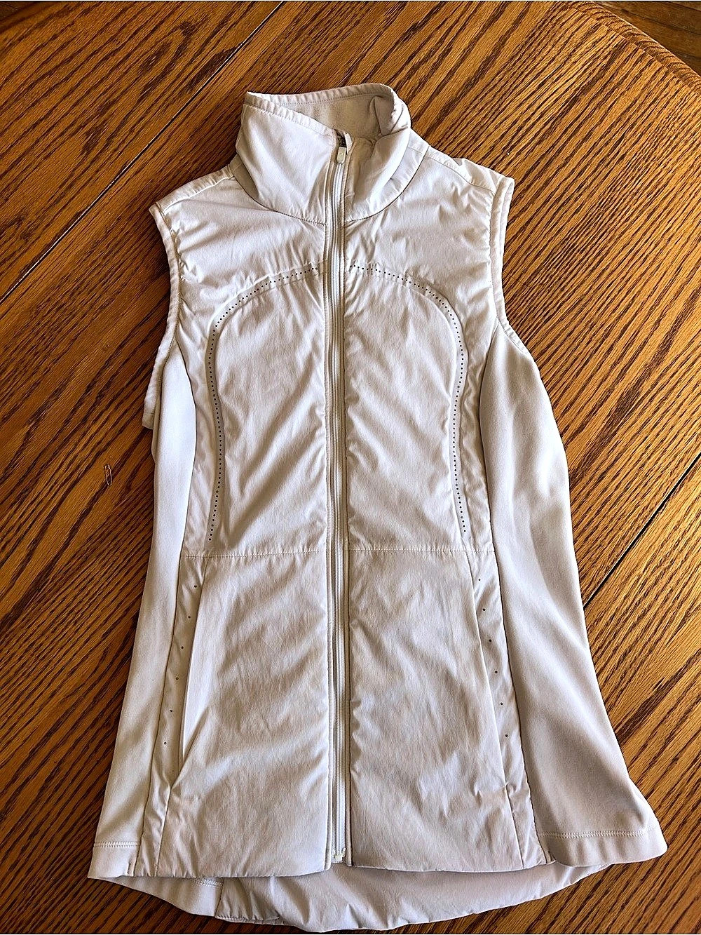 lululemon Down for It All Vest White Zip Front Size 4